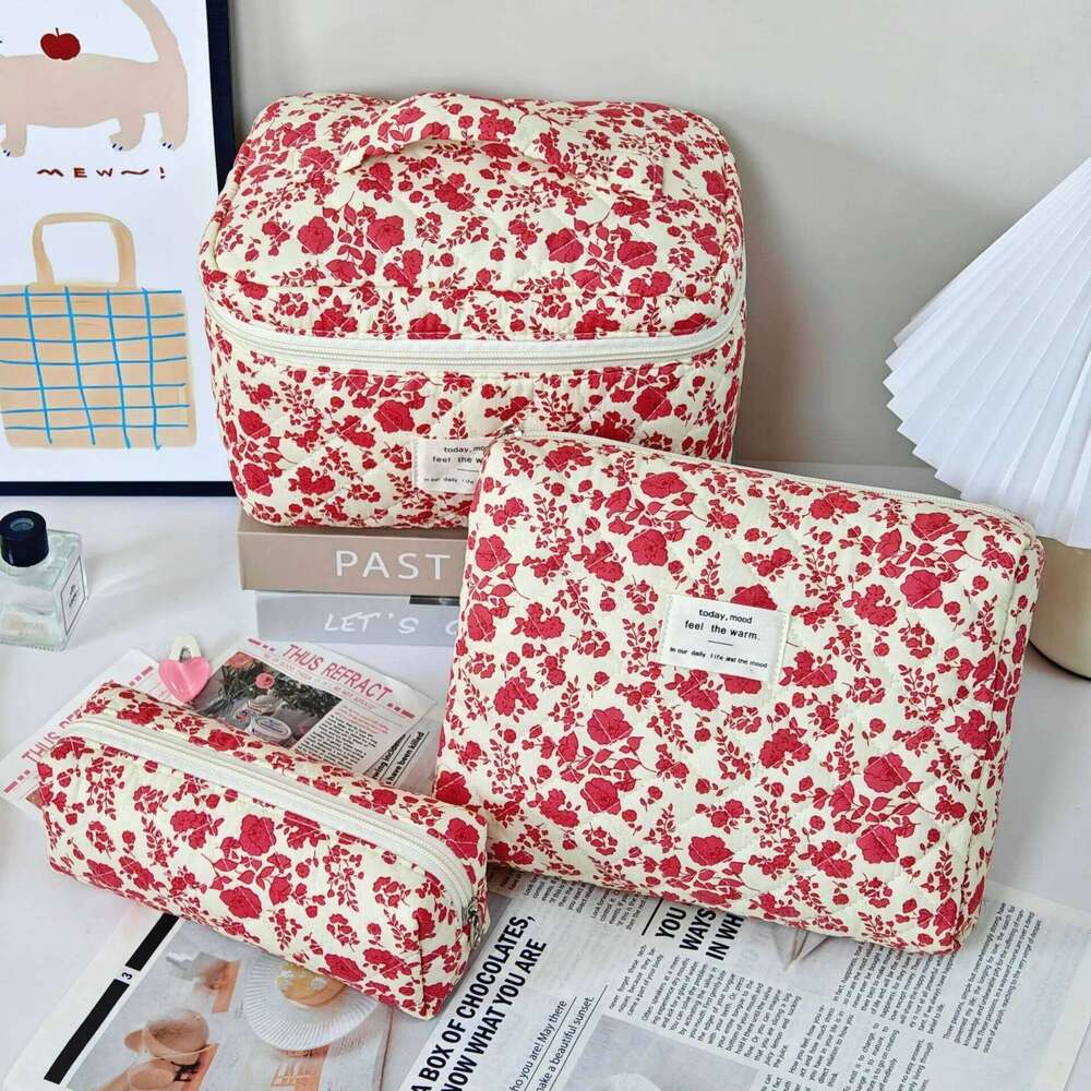 Fashion Vintage Red Blue Flower Makeup Storage Bag Ladies Cosmetic Lipstick Pouch Handbag Rose Pattern Women Quilted Zipper Bags Y260206