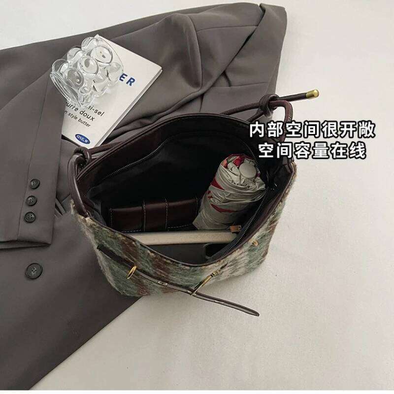 Autumn Belt Design Retro Plaid Women Woolen Shoulder Bags Simple Versatile Ladies Pu Crossbody Bag Casual Female Bucket Handbags Y260205