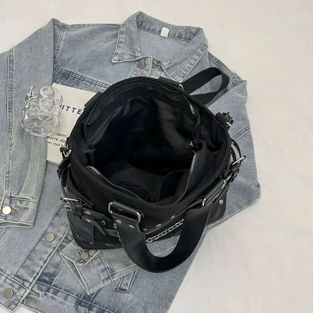 Spicy Girl Punk Rivet Motorcycle Crossbody Bag Niche Fashion High-end Large Capacity Single Shoulder Handbag Y260205