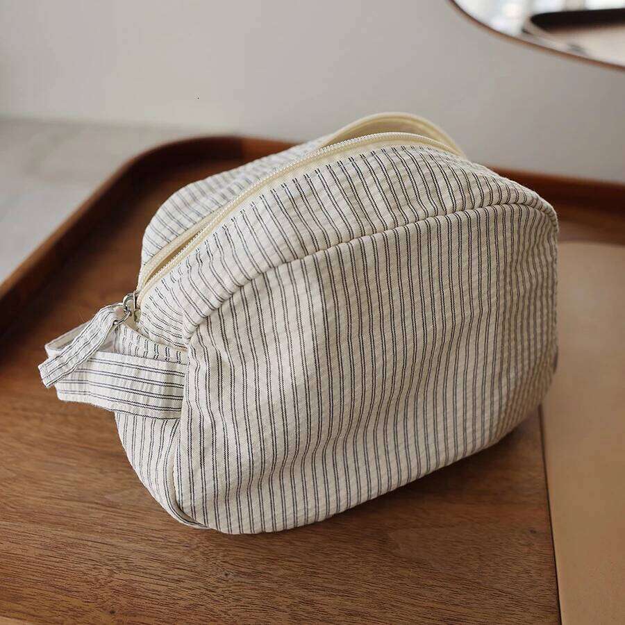 Handheld large-capacity cosmetic bags men women universal portable wash travel organizer clothing storage liner bag Y260206