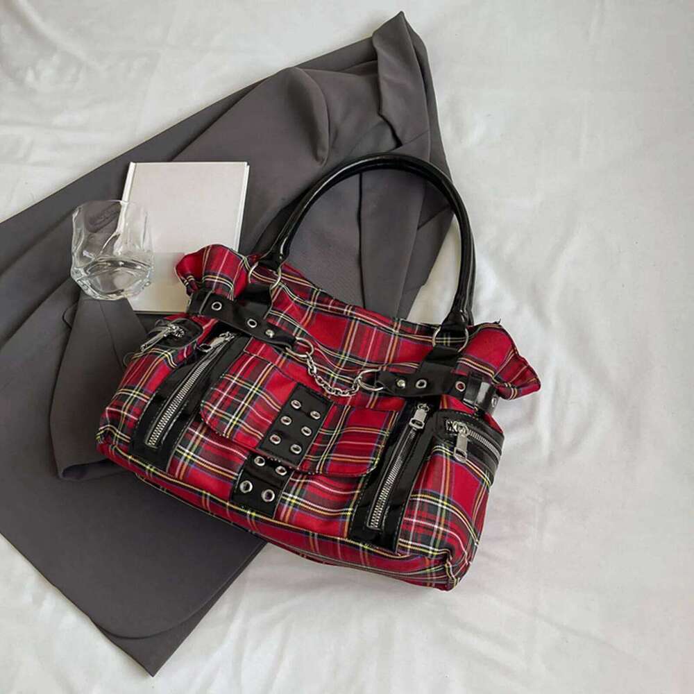 Women Casual Large Capacity Versatile Plaid Tote Multiple Pockets Rivet Motorcycle Bag Commute Handbag Y260205