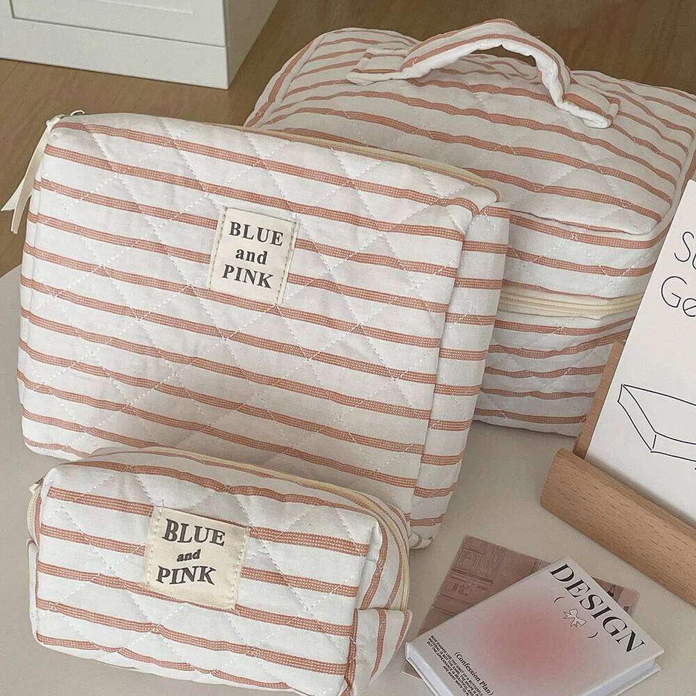 New Women Makeup Quilted Ladies Tote Travel Organizer Cosmetic Storage Pouch Handbag Portable Simple Female Toiletry Bag Y260206