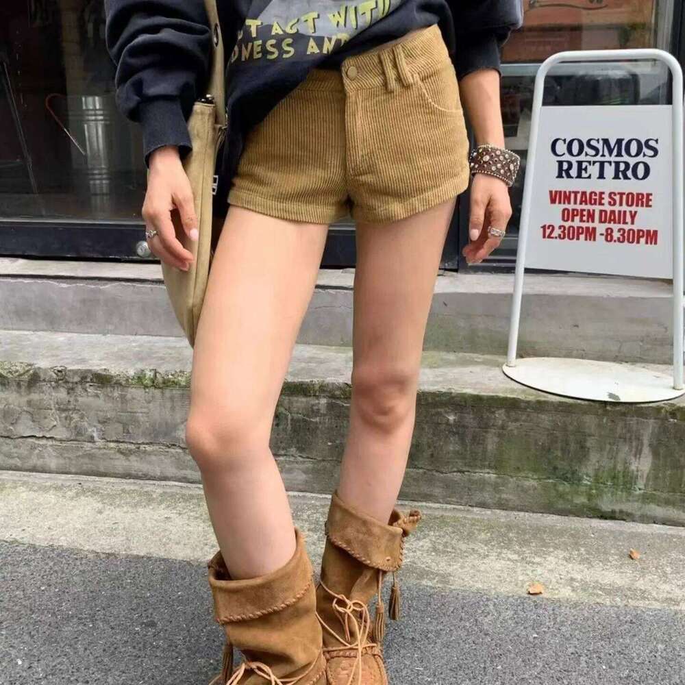 2025 Autumn New American Spice Girl Corduroy Shorts Women's Casual High-waisted A-shaped Hot Pants XJ260206