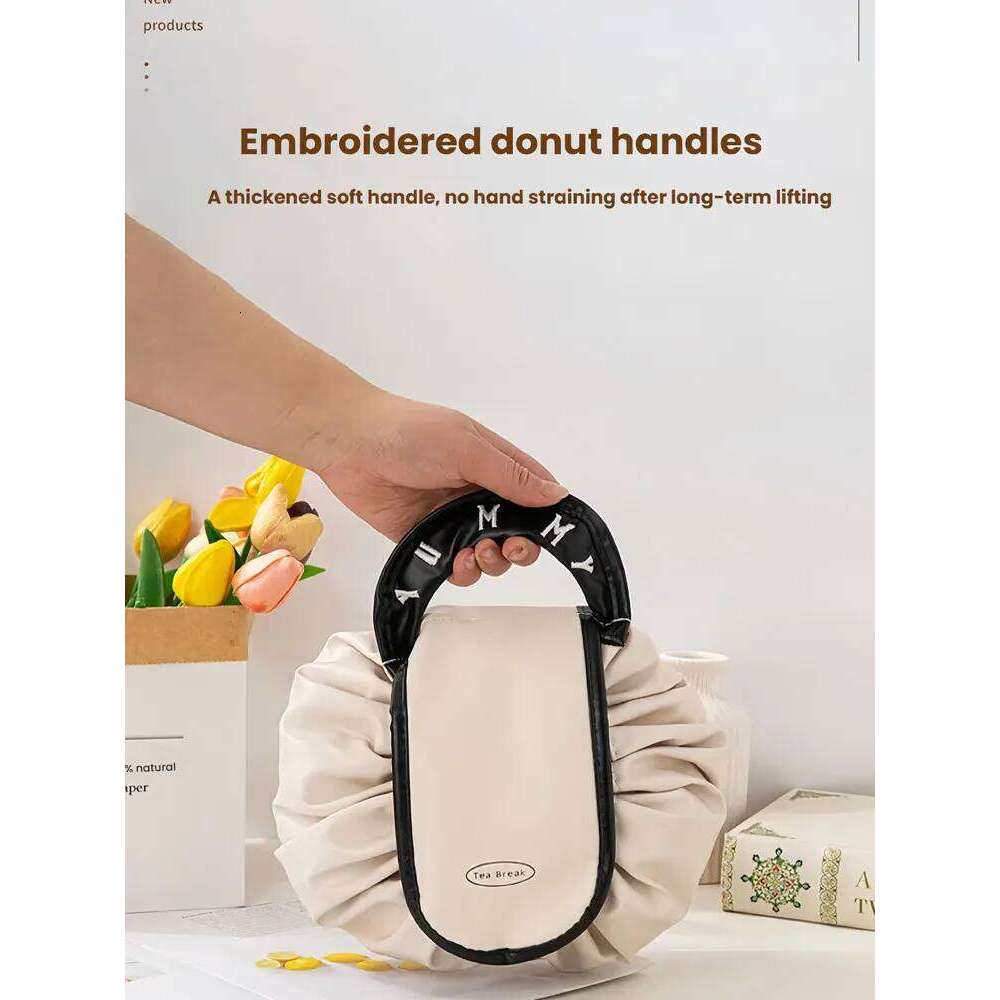 1PC Autumn and Winter New Ladies' lazy drawstring makeup portable waterproof travel toiletries bag, hand-held storage bag Y260206