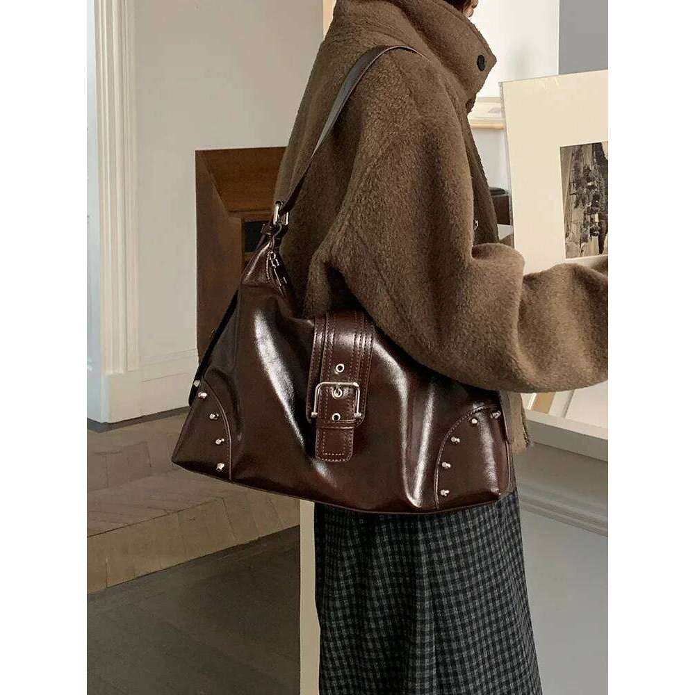 2025 New Black Riveted Underarm Retro PU Texture Commuter Tote Women's Lazy Style Large Capacity Shoulder Cross-Body Bag Z260207 - view 6