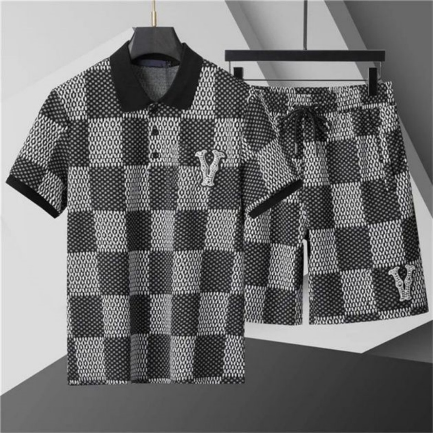 2026 lvs trackusit Luxury Designer Beach 2Pcs Set Men Women Summer Seaside Holiday T-Shirt Shorts Tracksuits Casual Sportswear Outfits