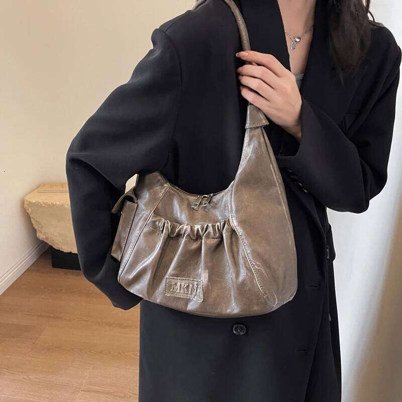Distressed Vintage Shoulder Bags For Women Pleated Design Large Capacity Retro Hobo Bag 2024 Winter New Designer Handbags Luxury Y260205