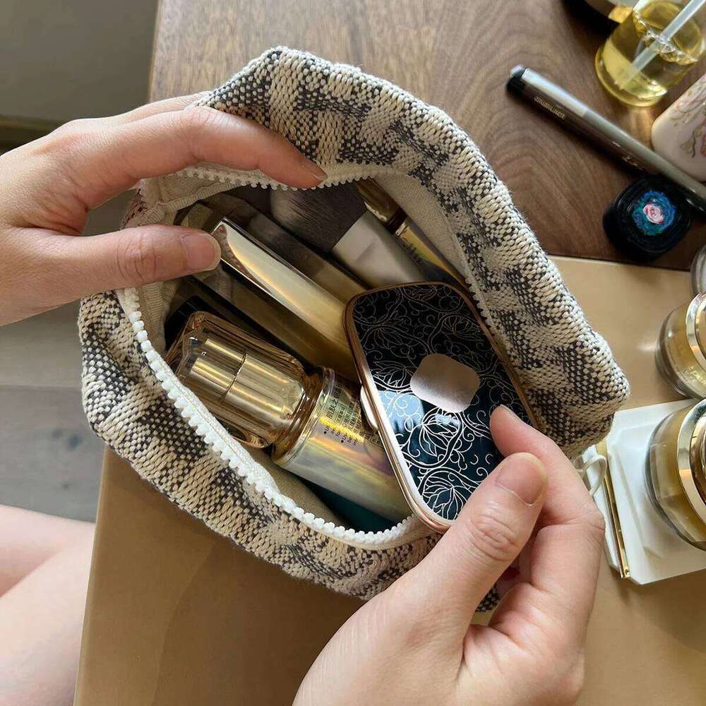 Classic Plaid Multifunctional Three-dimensional Makeup Bag with Large Capacity Y260206