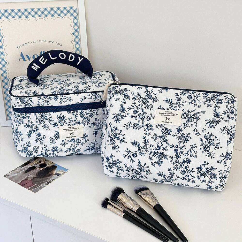 Wholesale Quilted Large Pouch Travel Cosmetic Organizer Toiletries Makeup Clutch Bag Women Bags Y260206