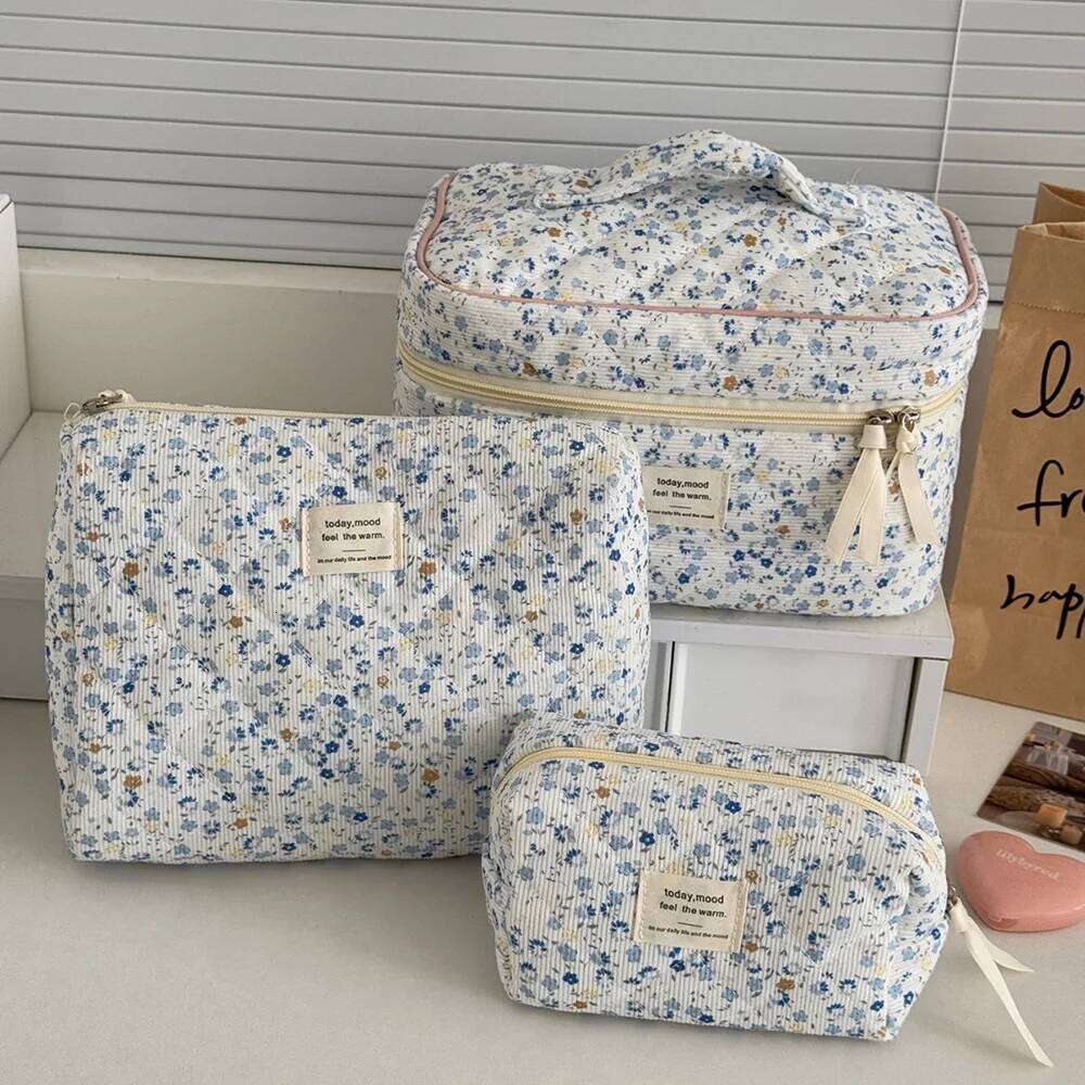 Flower Women Large Capacity Cosmetic Travel Organizer Make Up Storage Pouch For Lipstick Ladies Floral Quilting Bag Y260206