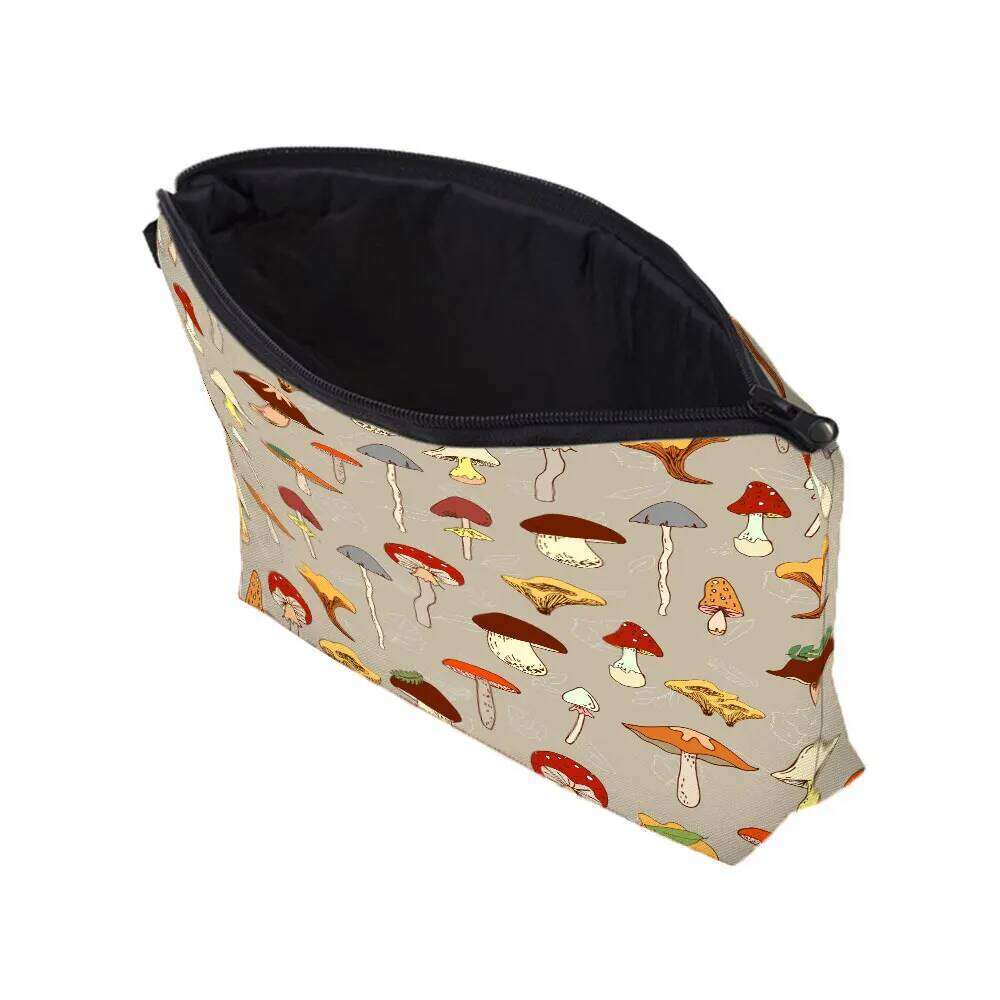 Waterproof Women's Makeup Casual Storage Bags for Trip Hot Sale Printed Mushroom Cosmetics Organizer Small Gift Bag Y260206