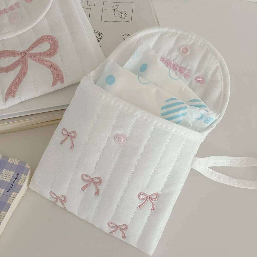 Women Small Makeup Travel Organizer Cosmetic Coins Sanitary Napkin Storage Handbag Pouch Gilrs Mini Buckle Wallet Clutch Bag Y260206