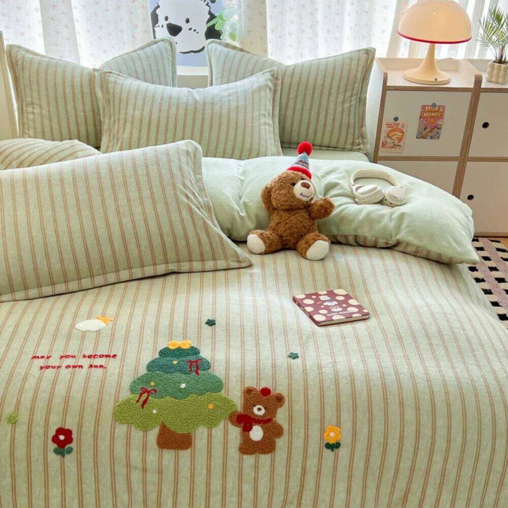 Cartoon Towel Embroidery Bedding Winter Warm Soft Thickened Milk Velvet Four-Piece Set Home Quilt Cover Bed Sheet Pillowcase XJ260206