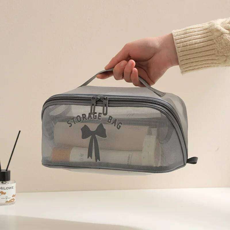 Mesh large-capacity pillow storage splash-proof hand carry high-looking simple toiletry bag Y260206