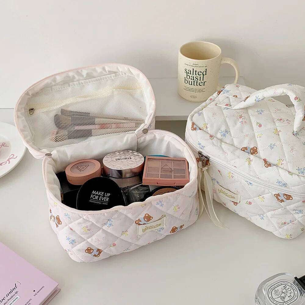 Cute Bear Makeup Bag Multi-Layer Compartments Cosmetic Organizer with Zipper, Portable Travel Toiletry Pouch for Women Girls Y260206