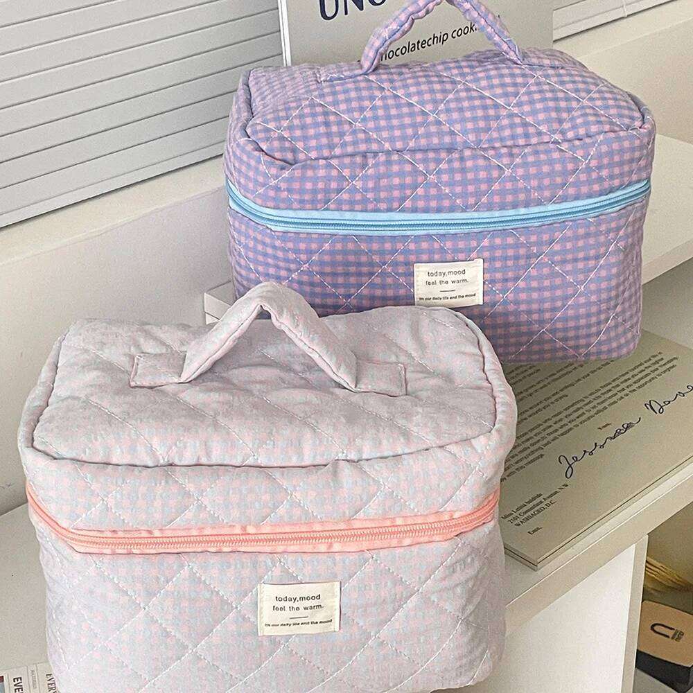 Ins Grid Women Tote Cosmetic Storage Portable Large Capacity Ladies Travel Organizer Makeup Pouch Quilting Zipper Bag Y260206