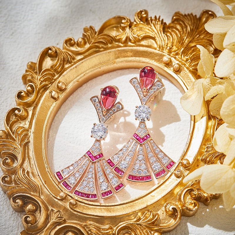 Earrings New Small-Sized Beauty Fan Earrings, Gold-Plated Earrings, Elegant Celebrity Style, Fan-Shaped, Celebrity-Inspired Evening Earrings