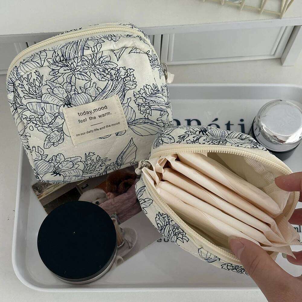 4 Pcs Vintage Flower Quilting Women Sanitary Napkin Makeup Bag Set Small Zipper Cosmetic Organizer Female Handbag Toiletry Pouch Y260206