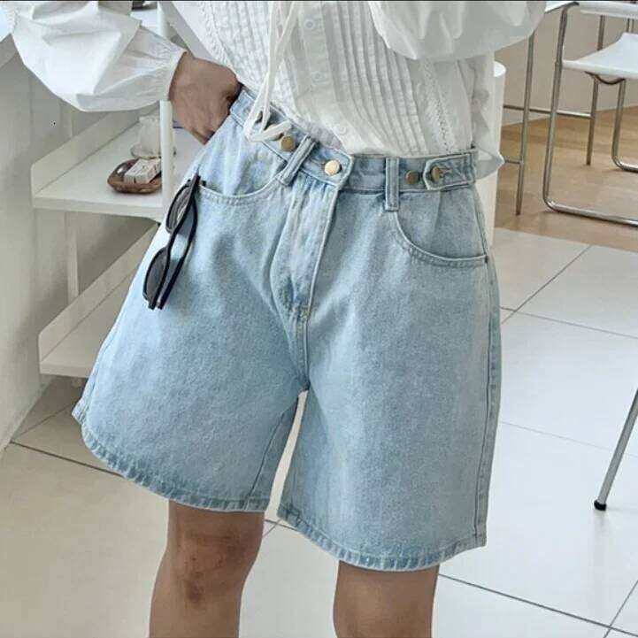 New 2024 Summer Denim For High Waist Sky Blue Color Wide Leg Buttons Streetwear Loose Jean Shorts Women XJ260206