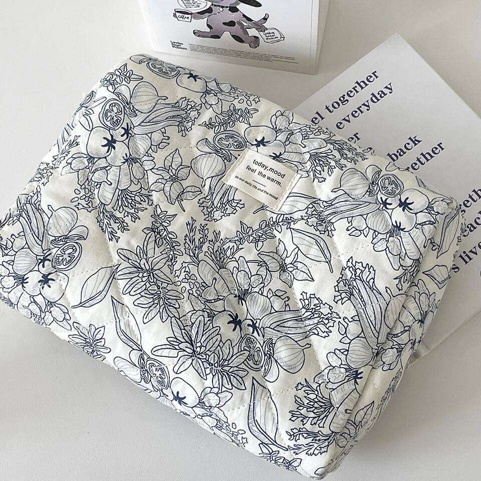Wholesale Vintage Flower Women Cosmetic Bag Portable Zipper Makeup Travel Organizer Female Handbag Toiletry Quilting Pouch Y260206