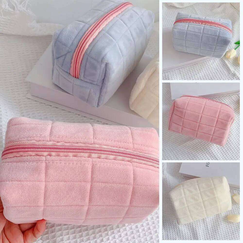 2025 Plush Makeup for Women Portable Travel Small Cosmetic Solid Color Zipper Toiletry Bag Washing Pouch Storage Bags Y260206
