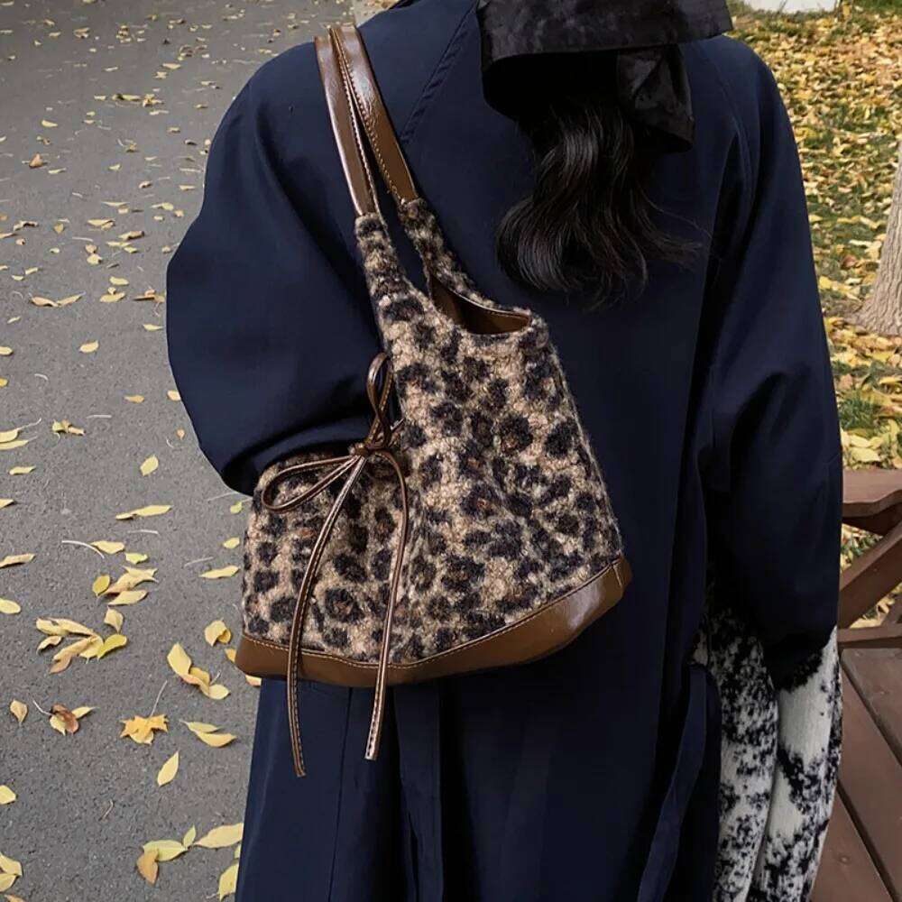 Retro Leopard Print Underarm 2025 Autumn and Winter New Hair Large Capacity Commuter Tote Shoulder Fashion Design Luxury Bag Y260205