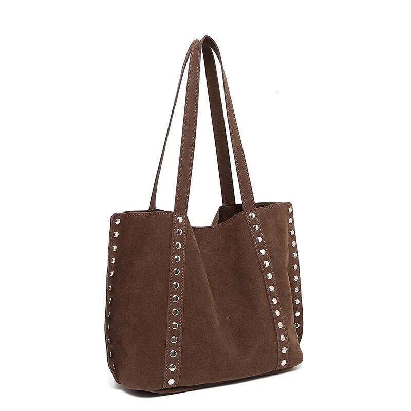 Large-capacity deerskin single-shoulder autumn and winter casual rivet handbag, fleece underarm bag for commuting Y260204