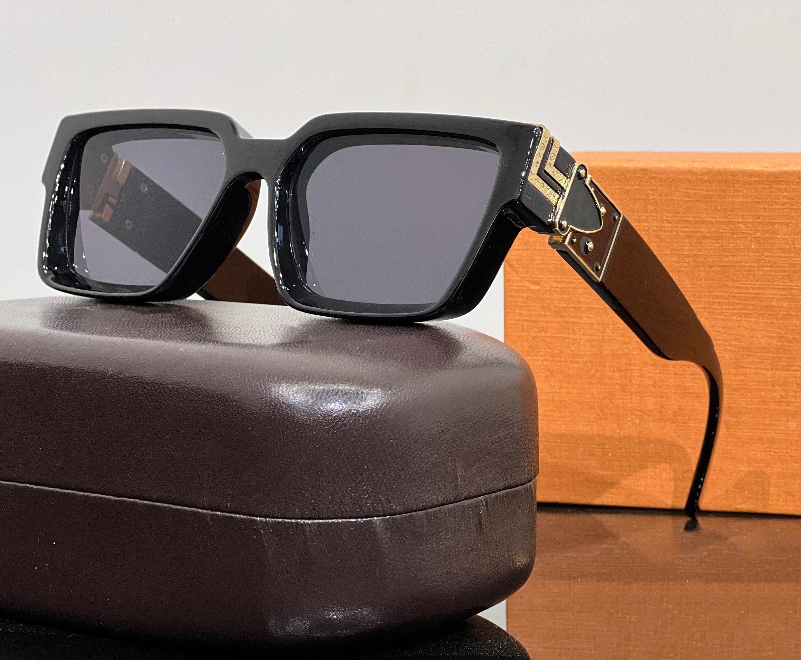 Luxury millionaire sunglasses full frame Vintage designer sunglasses for mens womens Shiny Gold Logo Hot sell Gold plated Top96006 Color Black Gold w/Box