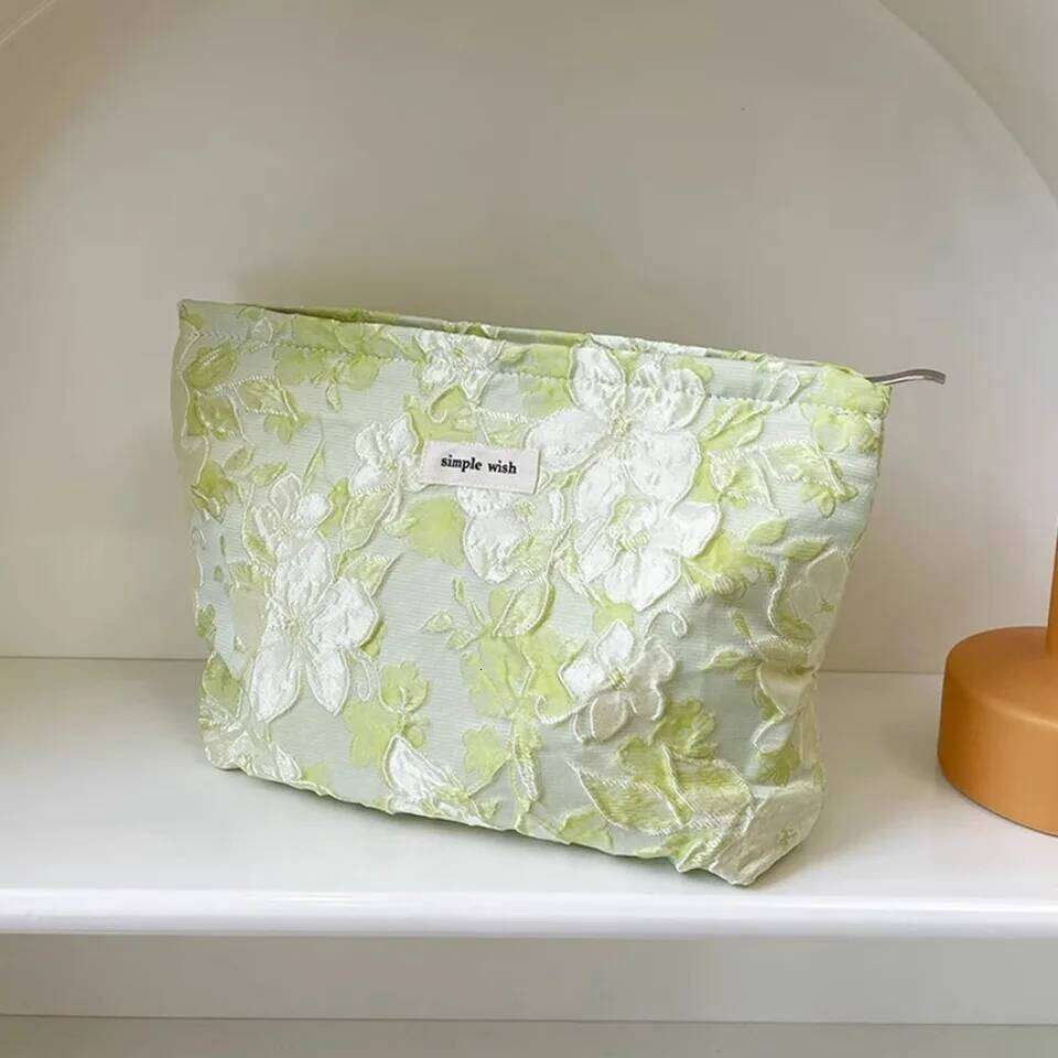 2025 Fashion Floral Print Zipper Cosmetic Travel Essentials Organizer Toiletry Pouch Portable Women's Makeup Bag Y260206