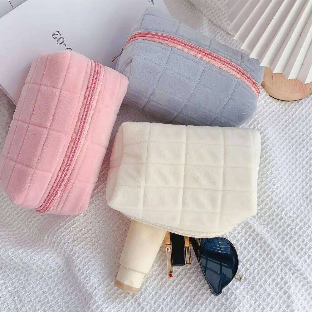 2025 Plush Makeup for Women Portable Travel Small Cosmetic Solid Color Zipper Toiletry Bag Washing Pouch Storage Bags Y260206
