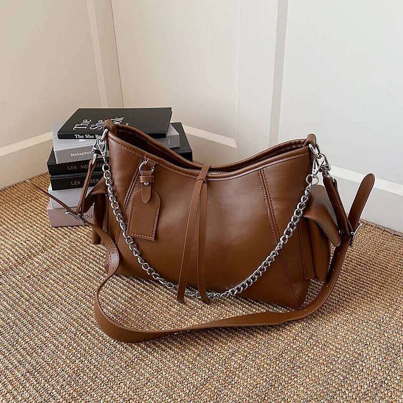 2026 New Urban Fashion Luxury Messenger Trendy Versatile Shoulder Designer Tote Daily Commuter Women's Bag Y260205