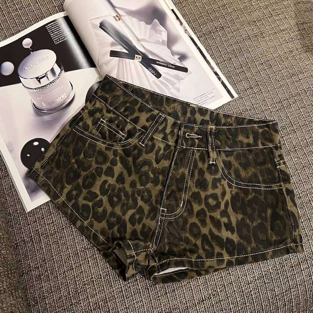 American Retro Low-rise Design Leopard Print Denim Shorts Women Summer XJ260206