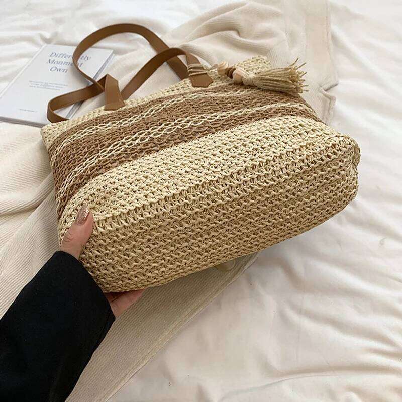 Casual Vacation Handbag Female Travel Commute Women Stylish Knit Shoulder with Tassel Straw Tote Bag Y260204
