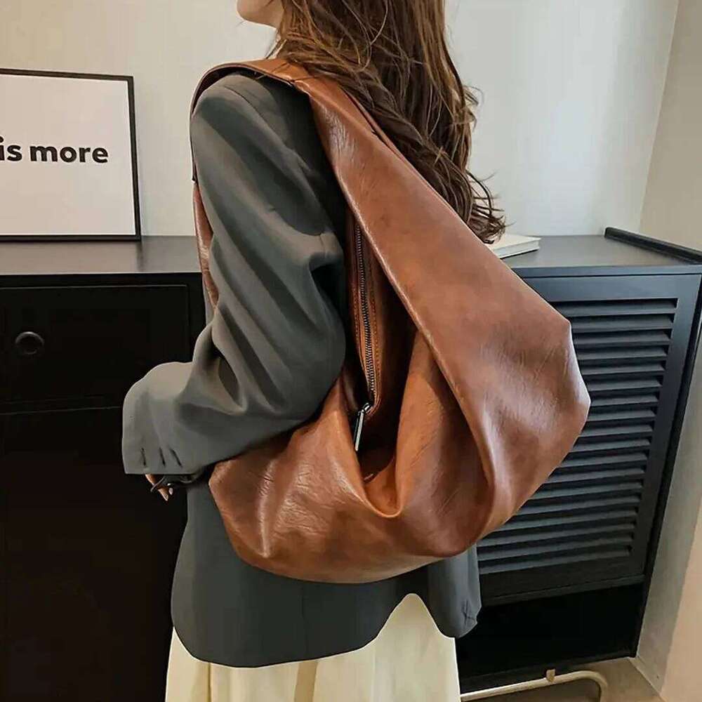 Large capacity underarm shoulder for women's new casual minimalist dumpling bag, fashionable and versatile commuting bag Y260205