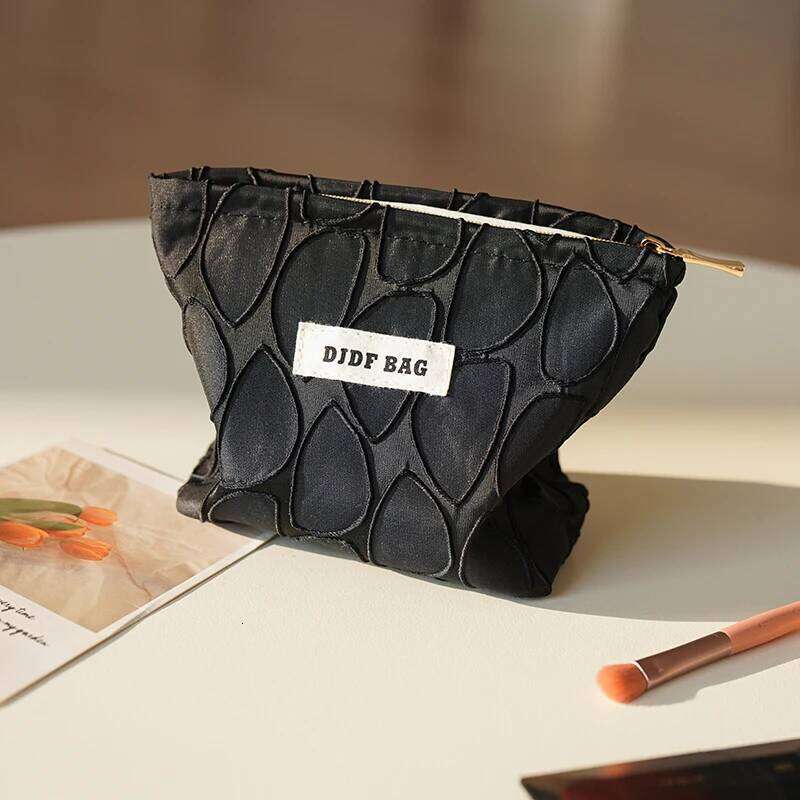 Women's Makeup Small Black High-quality Cosmetics Lipstick Loose Change Storage Portable Travel Cloth Bag Clutch Ins Y260206