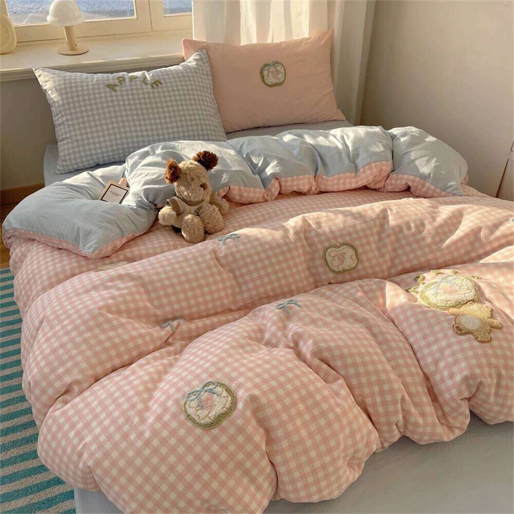 Cute Towel Embroidery Duvet Grid Soft Comforter Cover with Pillowcase Bed Sheet Four Piece Sets Decoration Bedding Set XJ260206