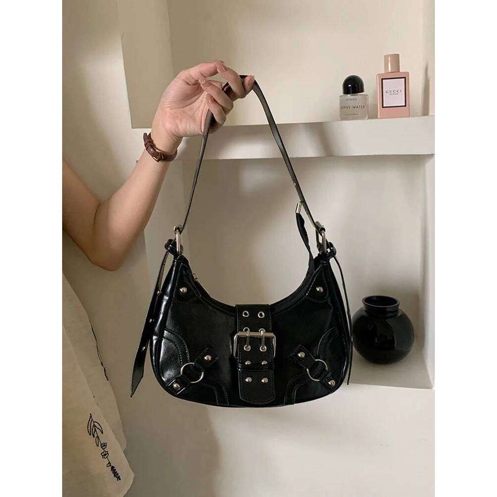 2025 new motorcycle fashion rivet crescent casual crossbody shoulder armpit daily commuting women's bag Y260205