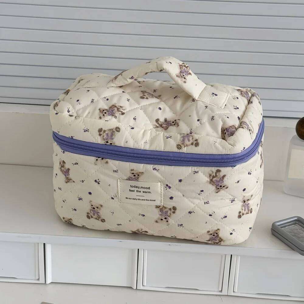 Fashion Women Cartoon Bear Makeup Large Capacity Cute Travel Organizer Quilted Pouch Bag Ladies Toiletry Storage Handbag Y260206