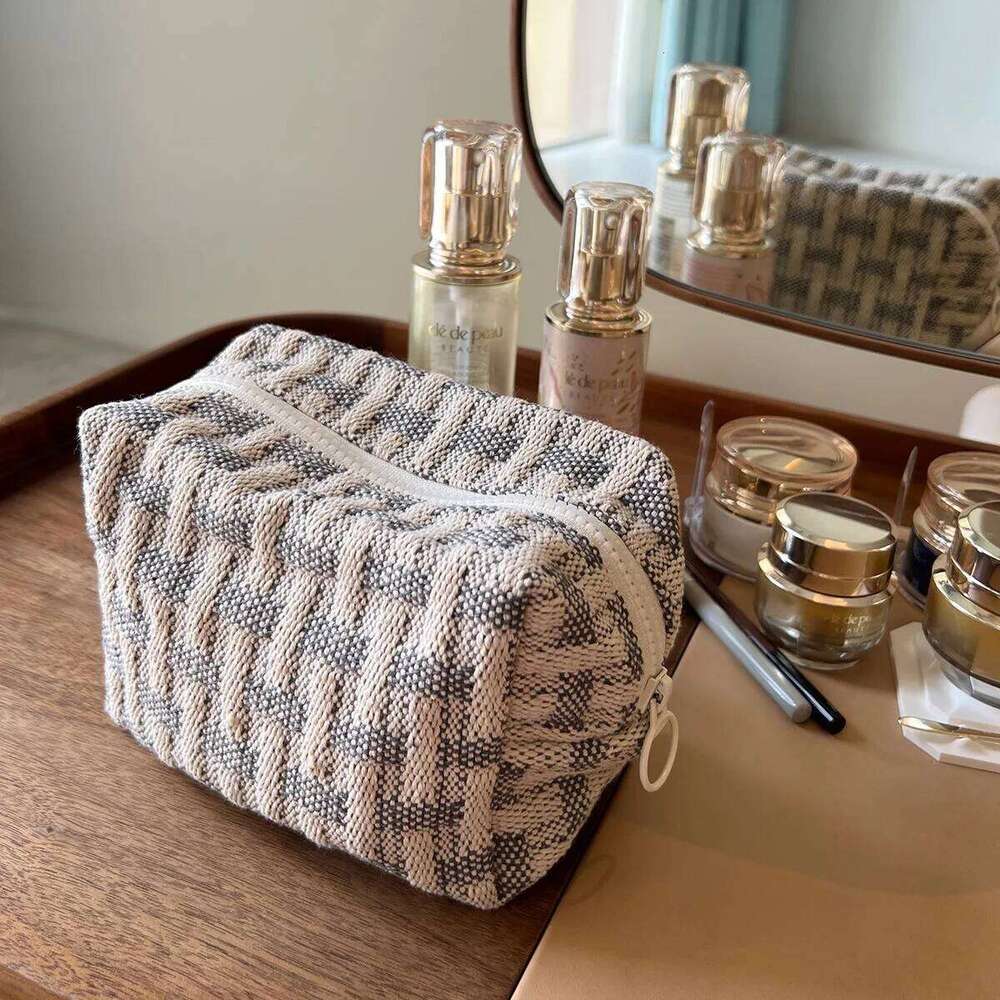Classic Plaid Multifunctional Three-dimensional Makeup Bag with Large Capacity Y260206