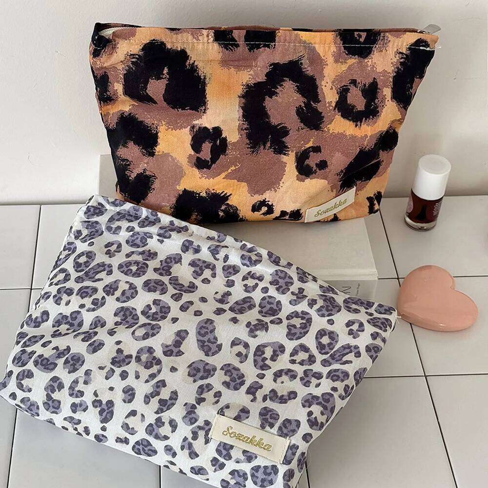 2025 New Fashion Women Leopard Cosmetic Portable Travel Organizer Toiletry Makeup Storage Handbag Pouch Ladies Zipper Bag Y260206