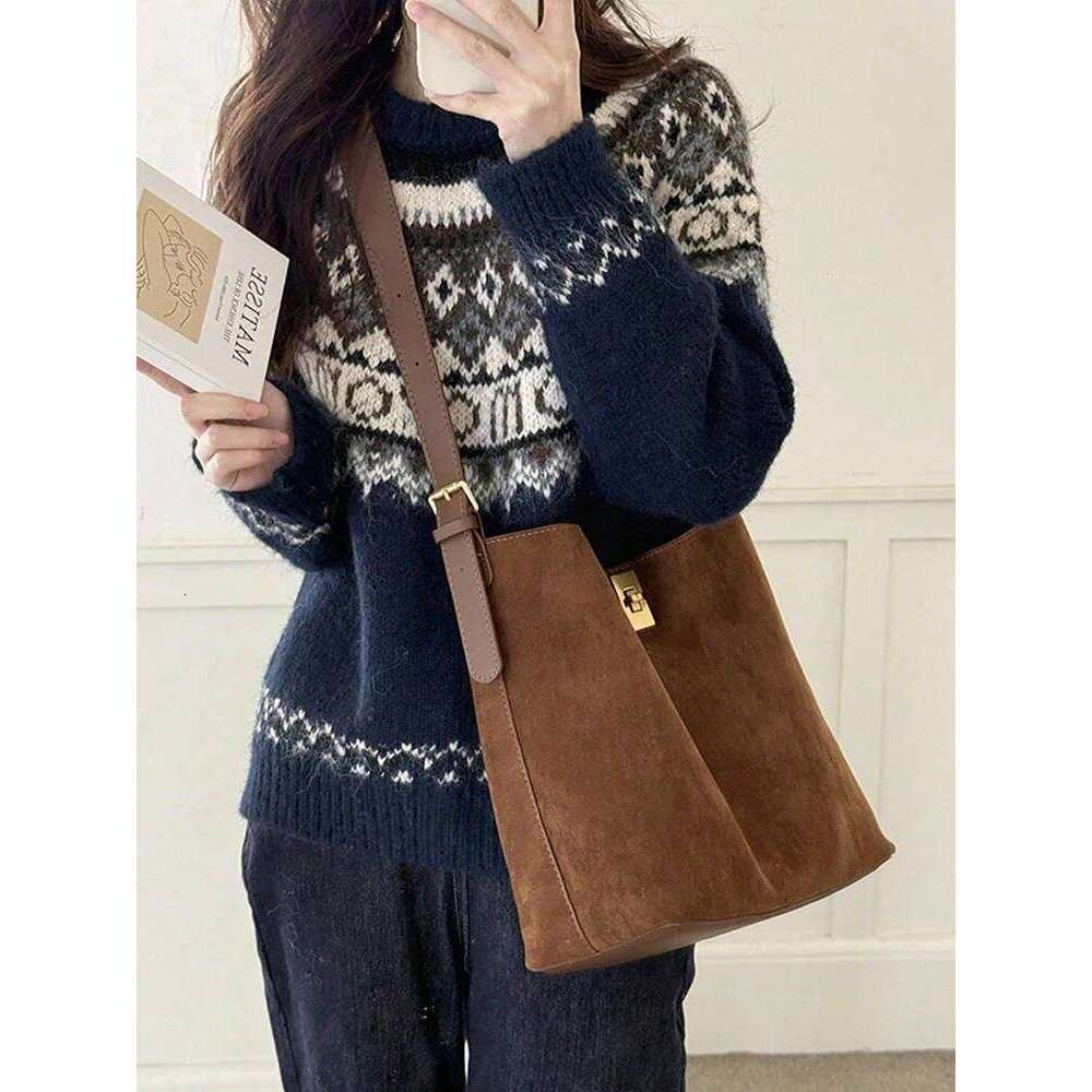 2025 New Autumn/Winter Retro Suedette Crossbody Large Capacity Shoulder Fashion Leisure Commuter Women's Bag Y260204