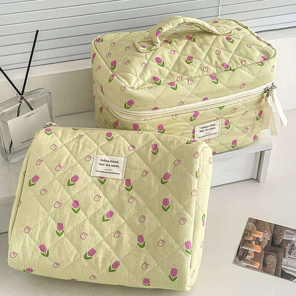 2025 Fashion Flower Women Portable Makeup Handbag Travel Organizer Toiletry Cosmetic Storage Pouch Ladies Elegant Tote Bag Y260206