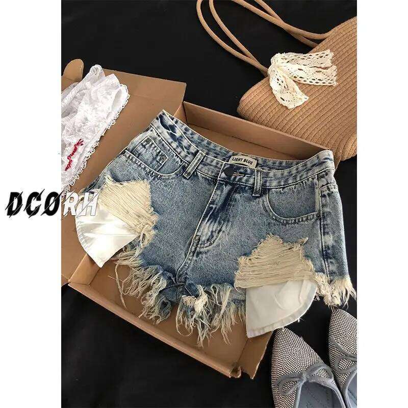 Ripped Jeans Shorts Women's Retro Pockets Fringed Rough Edge Design Y2k Slim-fit Hip-wrapped Super Short Hot Pants XJ260206