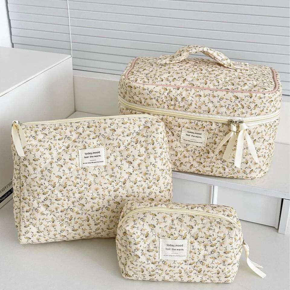 Wholesale Vintage Women Floral Print Cosmetic Pouch Handbag Travel Orgainzer Make Up Storage Large Capacity Quilted Bag Y260206