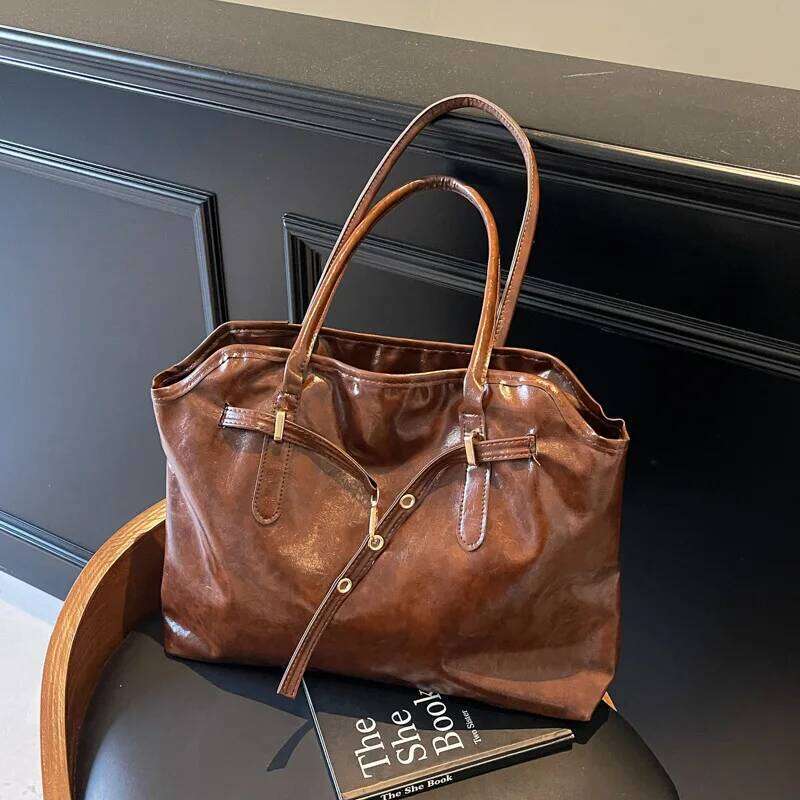Women's Vintage Large Capacity PU Leather Tote Bag Metal Buckle Strap Accents Top - Handle Shoulder Carry Bags for Winter 2025 Y260204