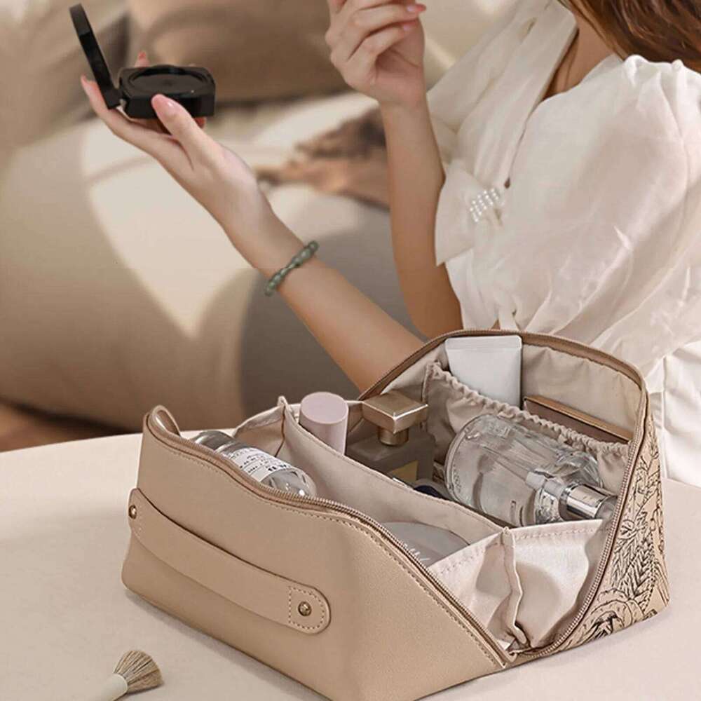 Fashion Women's Cosmetic Bags PU Waterproof Makeup Large Capacity Handheld Stylish Pillow Travel Toiletry Bag Y260206