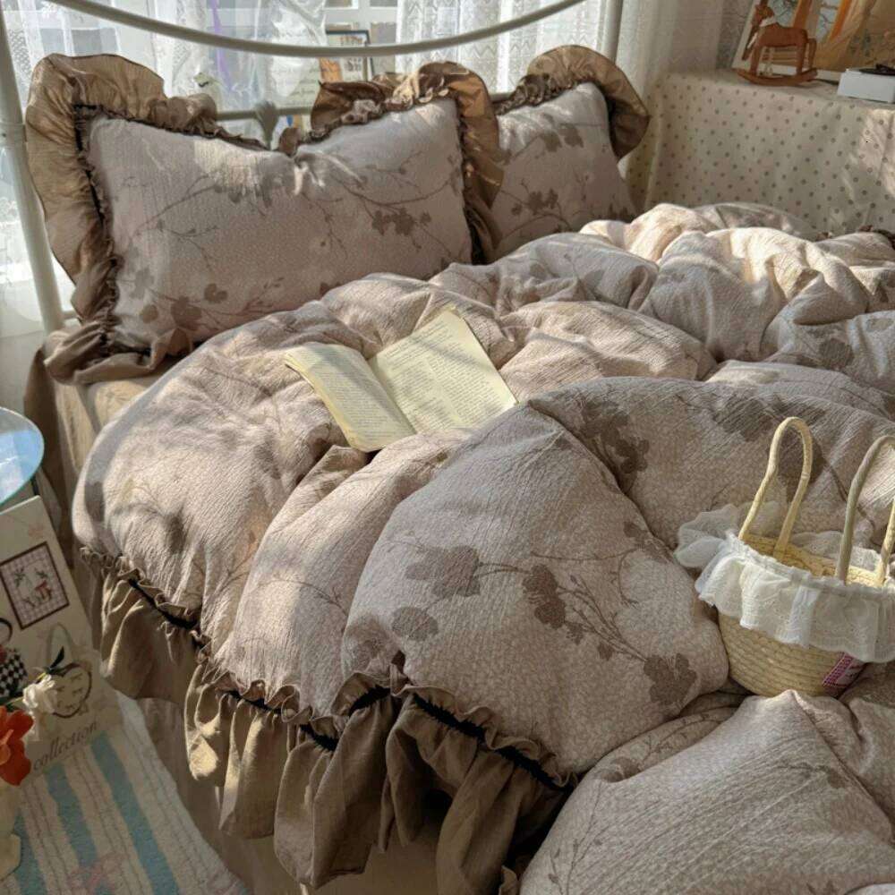 Rural Style Printed Ruffled Four-Piece Comfortable Bedroom Decor Bedding Set French Retro Duvet Cover Bed Sheet Pillowcase XJ260206