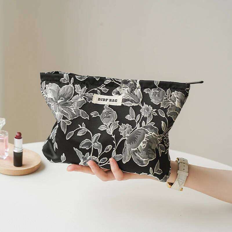 Vintage Black Flower Women's Large Capacity Cosmetic Lipstick Storage Travel Amenity Convenient Handy Bag Y260206