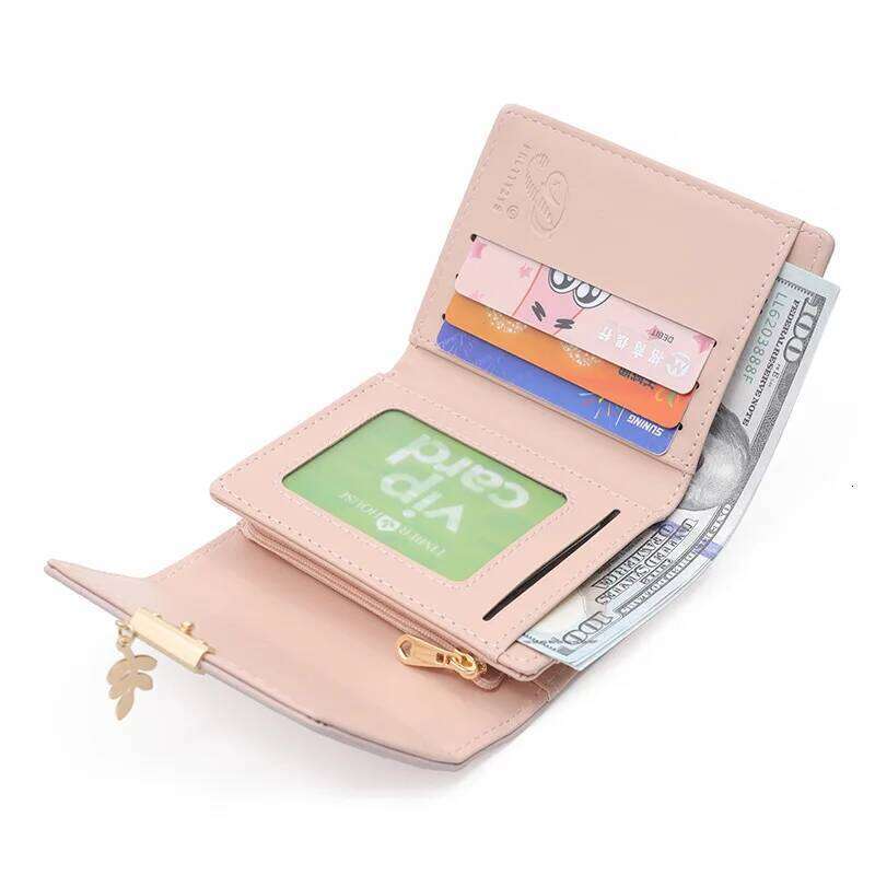 New style women's short purse, fashionable and versatile, PU checkered three-fold bag with personalized leaf pendant, student co Y260206