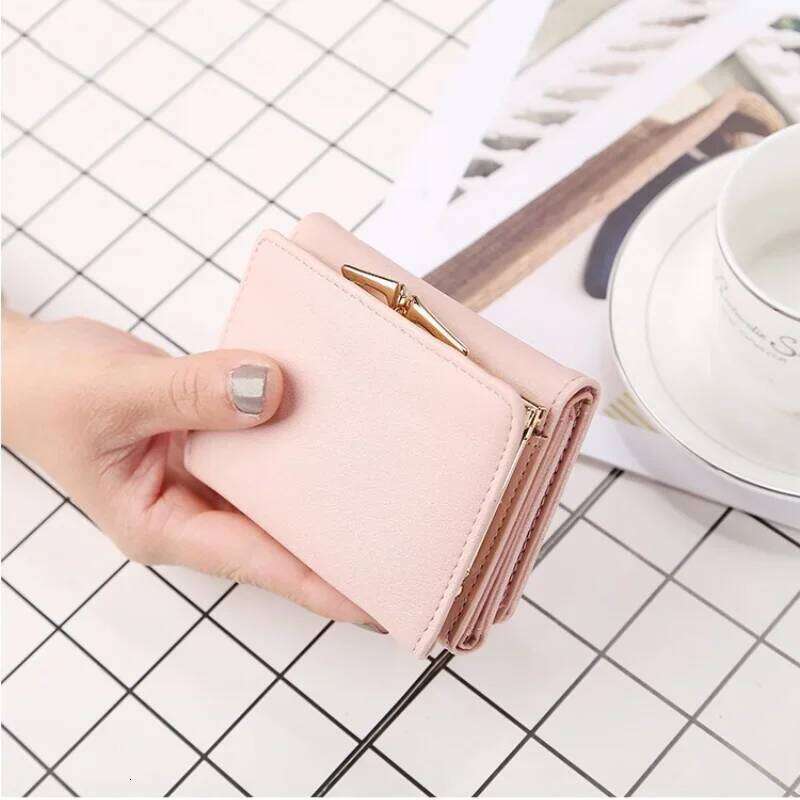 New Fashion Short Version of Students Fresh Folding Mini Metal Wallet Cute Lady Coin Purse for Female Lovely Y260206
